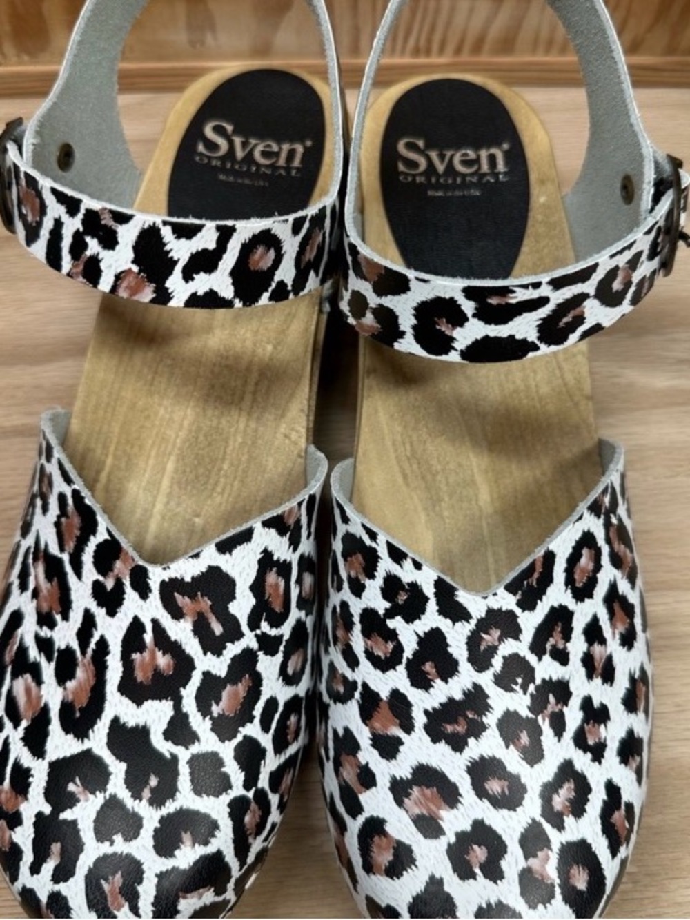 Sven Leopard-Print Clog Sandals in White and Black - Picture 2 of 5